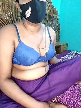 Snapshot of monekhan123 chatting on 09/09/25, 04:28 monekhan123 online show from 09/09/25, 04:28