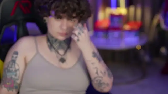 Snapshot of Adell_054 chatting on 02/02/25, 12:13 Adell 054 online show from 02/02/25, 12:13