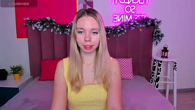 TessaAdorable online show from 12/20/25, 01:34