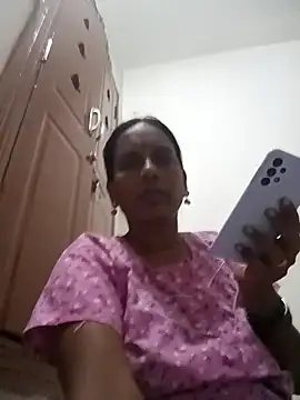 Snapshot of Tamil_Meera12 chatting on 02/02/25, 03:17 Tamil Meera12 online show from 02/02/25, 03:17