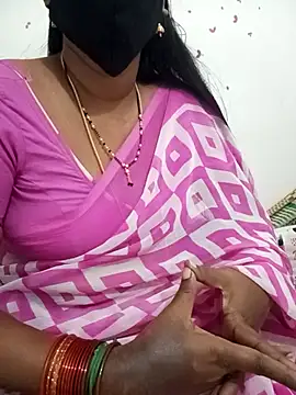 Snapshot of Tamil_Meera12 chatting on 02/04/25, 09:49 Tamil Meera12 online show from 02/04/25, 09:49