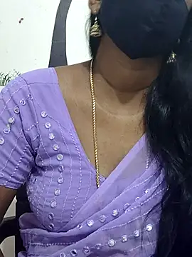 Snapshot of Tamil_Meera12 chatting on 10/14/25, 06:36 Tamil Meera12 online show from 10/14/25, 06:36