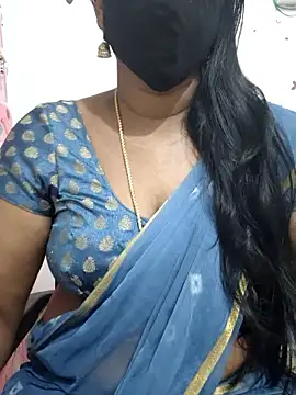 Snapshot of Tamil_Meera12 chatting on 10/18/25, 06:52 Tamil Meera12 online show from 10/18/25, 06:52