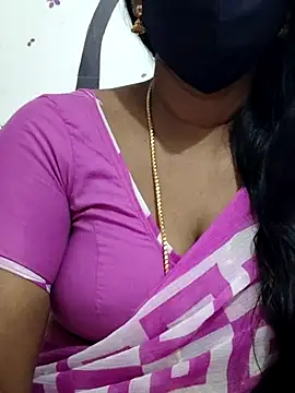 Snapshot of Tamil_Meera12 chatting on 10/25/25, 06:57 Tamil Meera12 online show from 10/25/25, 06:57