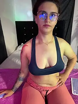 Emma Giraldo online show from 06/18/26, 01:39