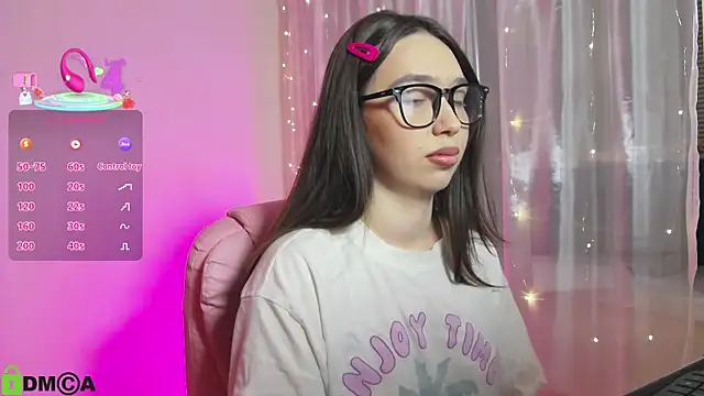 Snapshot of Arianahot777 chatting on 09/20/25, 08:32 Arianahot777 online show from 09/20/25, 08:32