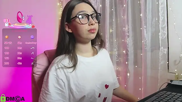 Snapshot of Arianahot777 chatting on 10/10/25, 08:30 Arianahot777 online show from 10/10/25, 08:30