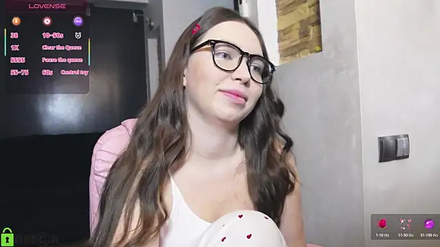 Snapshot of Arianahot777 chatting on 11/21/25, 09:13 Arianahot777 online show from 11/21/25, 09:13