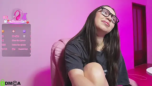 Snapshot of Arianahot777 chatting on 12/17/25, 11:33 Arianahot777 online show from 12/17/25, 11:33