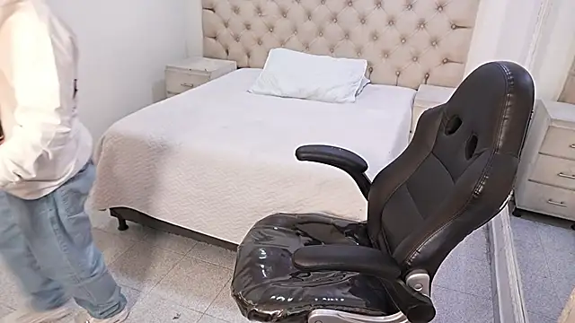 JhoanLeandro online show from 03/04/26, 05:46