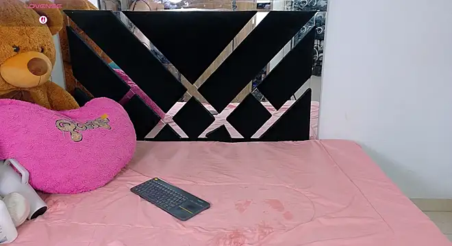 CatalinaSmith1 online show from 04/21/26, 11:18