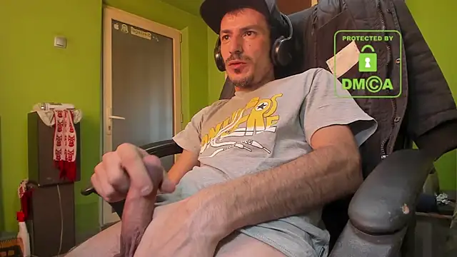 Snapshot of BigCumShoot chatting on 01/09/25, 08:45 BigCumShoot online show from 01/09/25, 08:45