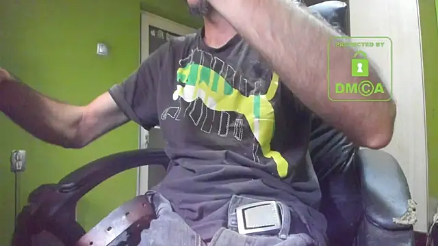 Snapshot of BigCumShoot chatting on 11/16/25, 06:52 BigCumShoot online show from 11/16/25, 06:52