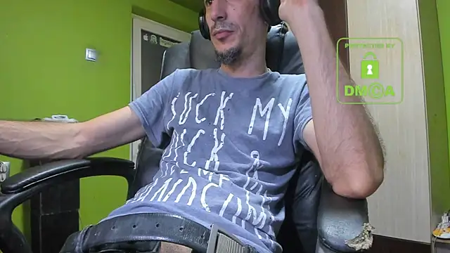 Snapshot of BigCumShoot chatting on 12/05/25, 06:33 BigCumShoot online show from 12/05/25, 06:33