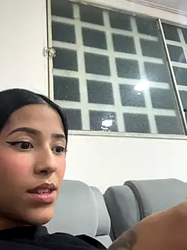 vicky bass online show from 10/23/25, 04:01