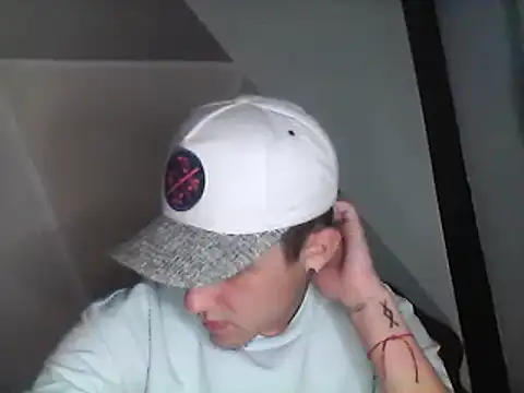 Snapshot of daimon_king05 chatting on 02/27/25, 12:10 daimon king05 online show from 02/27/25, 12:10