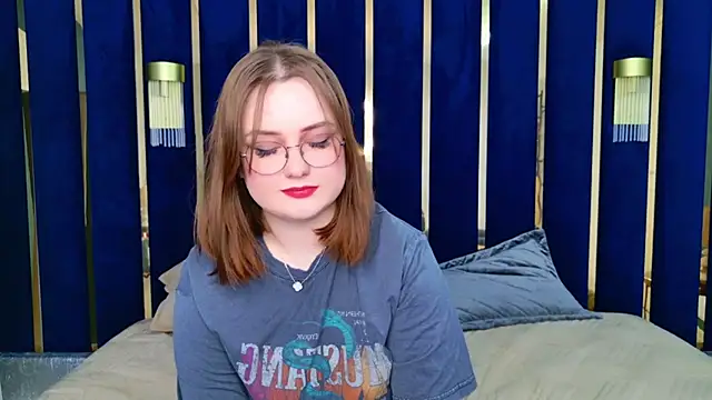 Snapshot of Kendra_Parlow chatting on 02/09/25, 01:33 Kendra Parlow online show from 02/09/25, 01:33