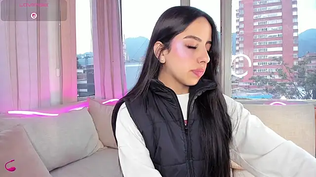 Daphne chers online show from 09/29/25, 08:46