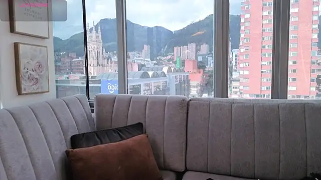 Daphne chers online show from 04/01/26, 07:33