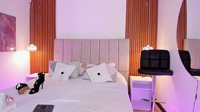 khloe-sweet online show from 04/22/26, 01:01