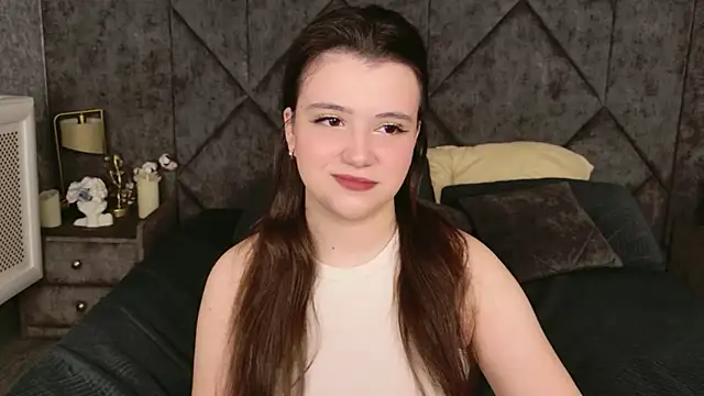 Snapshot of Pauline_Heaven chatting on 11/26/25, 05:41 Pauline Heaven online show from 11/26/25, 05:41