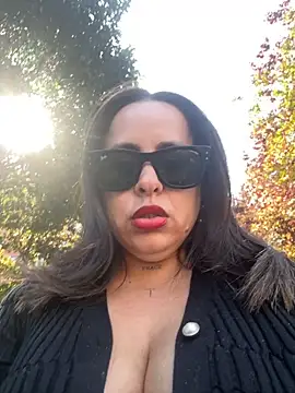 Snapshot of laarti chatting on 10/01/25, 11:38 laarti online show from 10/01/25, 11:38