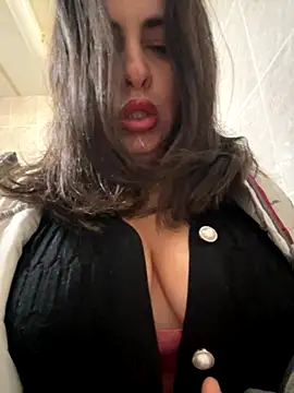 laarti online show from 11/23/25, 09:09