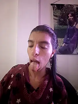 Ariell Kieran online show from 09/30/25, 04:23