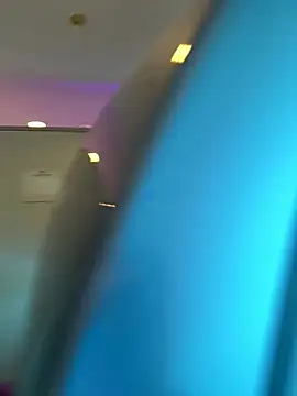 Snapshot of Lars-Lola chatting on 03/09/25, 10:30 Lars-Lola online show from 03/09/25, 10:30