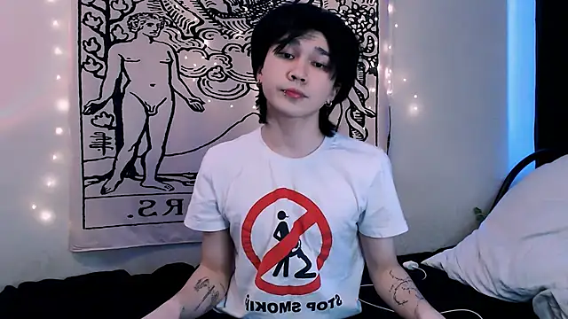 Snapshot of rennnuts chatting on 03/15/25, 05:52 rennnuts online show from 03/15/25, 05:52