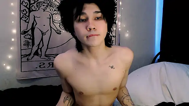 Snapshot of rennnuts chatting on 03/15/25, 08:58 rennnuts online show from 03/15/25, 08:58