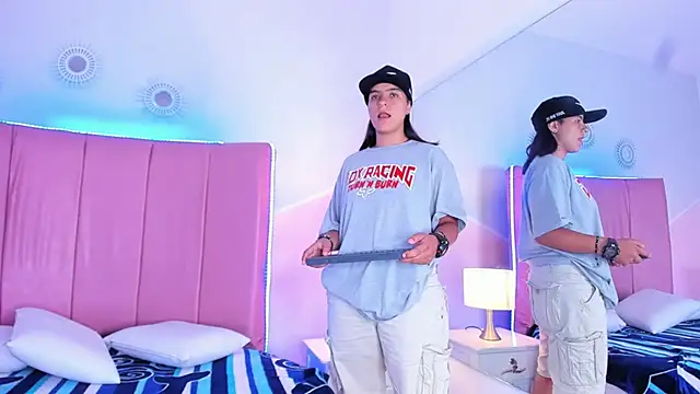 Liiam smith  online show from 09/23/25, 01:14