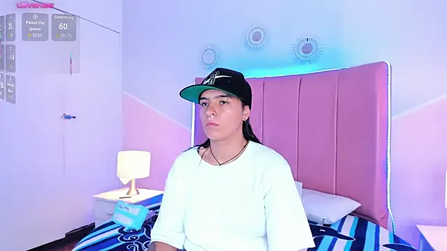 Liiam smith  online show from 09/25/25, 04:21