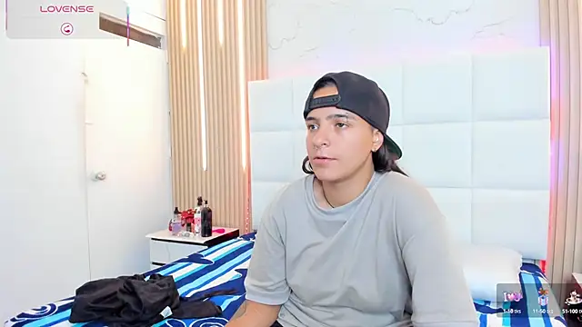 Liiam smith  online show from 10/09/25, 06:28