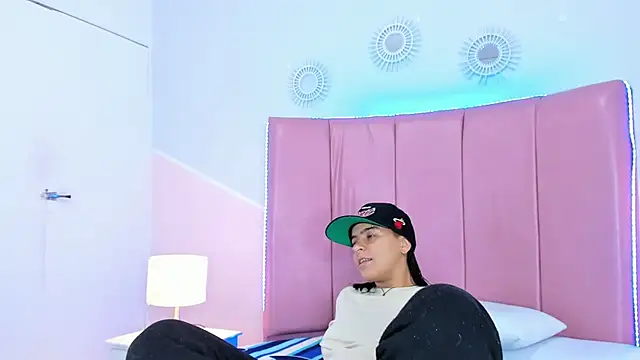 Liiam smith  online show from 11/13/25, 01:21