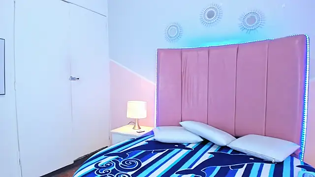 Liiam smith  online show from 12/14/25, 12:21