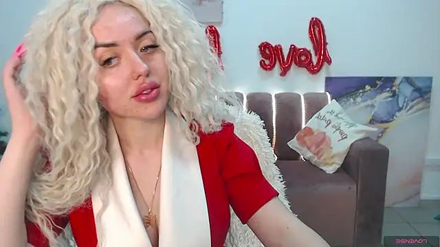 Snapshot of MissisCaty chatting on 02/05/25, 10:44 MissisCaty online show from 02/05/25, 10:44