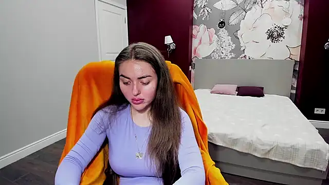 MissisCaty online show from 12/04/25, 07:33