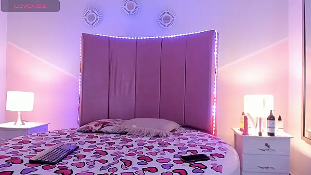  Emma whiitee  online show from 03/07/25, 12:23