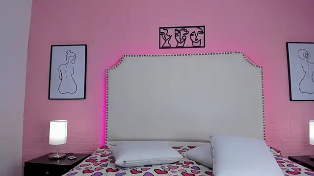  Emma whiitee  online show from 10/13/25, 01:11