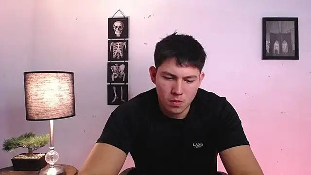 JamesCr  online show from 11/16/25, 12:38