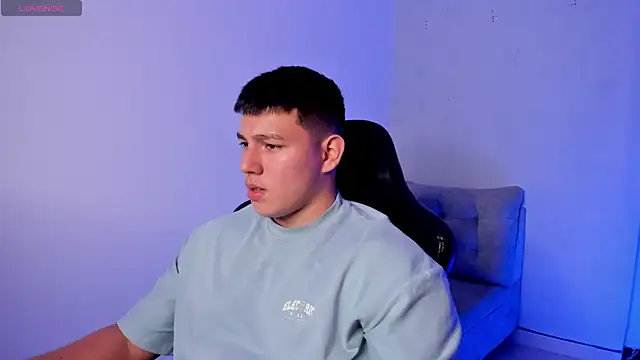 JamesCr  online show from 01/06/26, 02:59