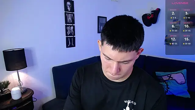 JamesCr  online show from 04/23/26, 02:19