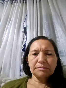 Snapshot of Alexaamoon_ chatting on 10/17/25, 10:51 Alexaamoon online show from 10/17/25, 10:51