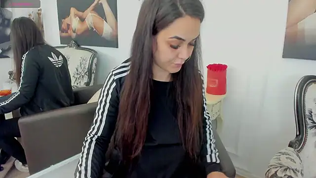 NicoleKatee online show from 10/07/25, 01:19