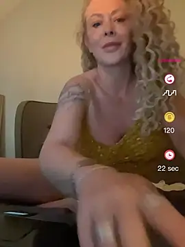 Snapshot of skyetaylor chatting on 04/29/26, 02:54 skyetaylor online show from 04/29/26, 02:54