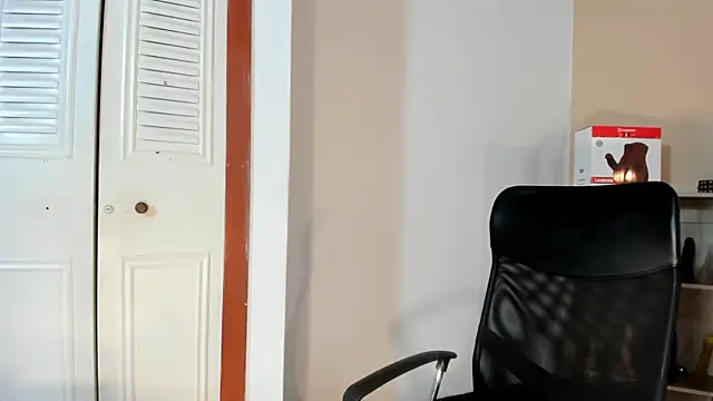 Violetta 0 online show from 09/18/25, 02:41