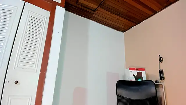 Violetta 0 online show from 10/20/25, 02:17