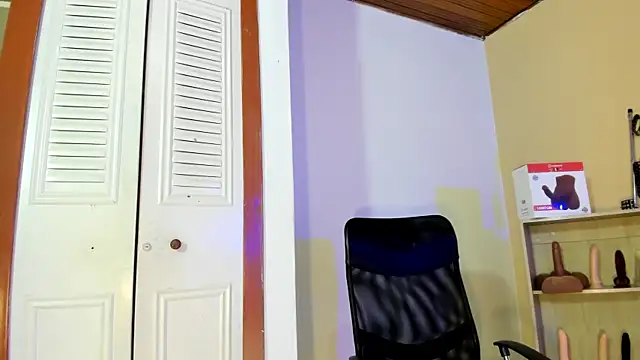 Violetta 0 online show from 10/22/25, 01:00