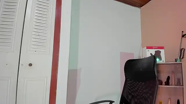 Violetta 0 online show from 11/08/25, 01:33